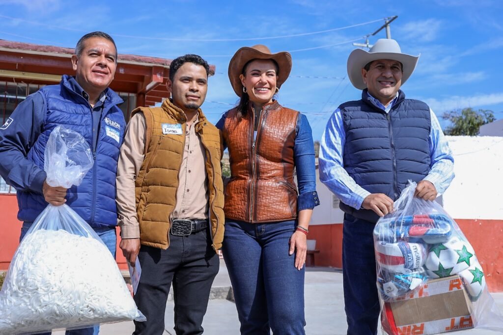 ¡Se acerca a la gente! Ale Gutiérrez acerca apoyos a la comunidad de Vaquerías Ale Gutiérrez refrendó el compromiso de seguir trabajando 24/7 para construir un mejor municipio.