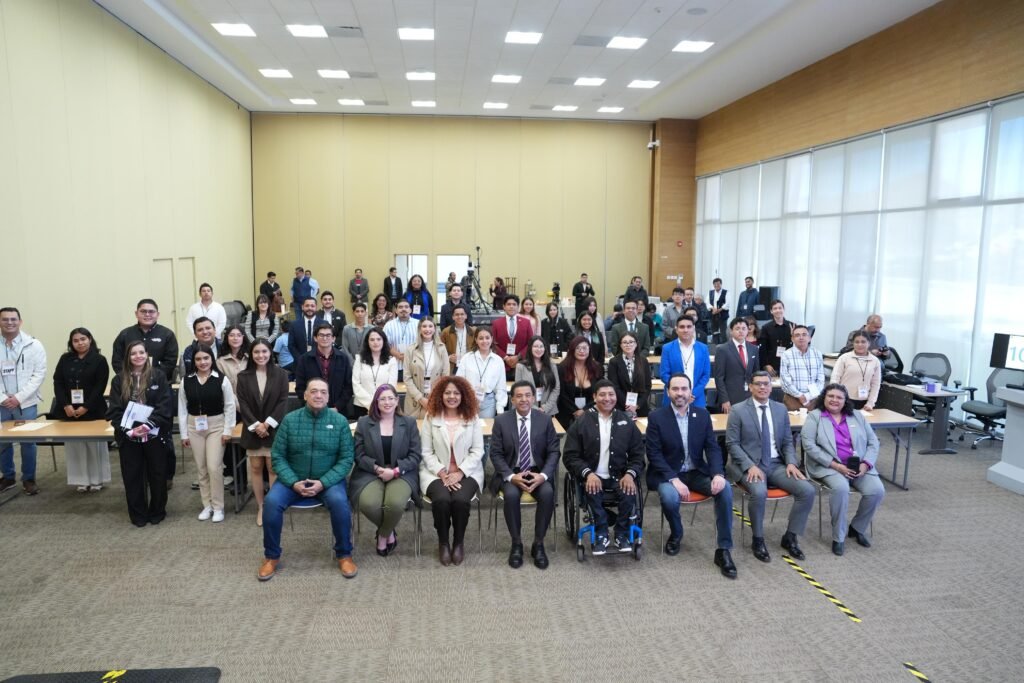 Dan el banderazo a los trabajos del “Parlamento de las Juventudes Guanajuatenses 2025”