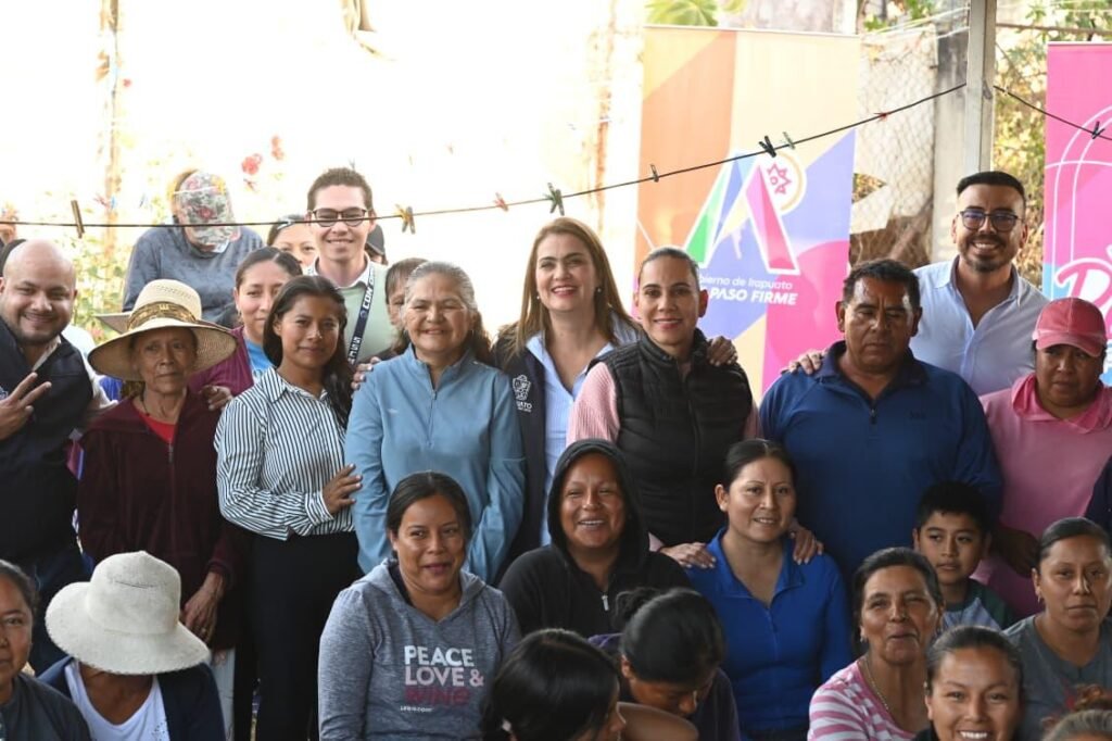 En Irapuato, activan a vecinas y vecinos de la colonia Morelos de Guadalupe de Rivera Lorena Alfaro y Valeria Alfaro visitan a los habitantes de la Colonia Morelos de Guadalupe de Rivera en #Irapuato
