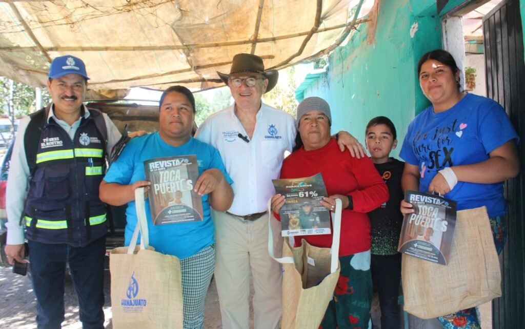 El Secretario de Educación, Luis Ignacio Sánchez Gómez escuchó las necesidades educativas de la gente de San Diego de la Unión.
