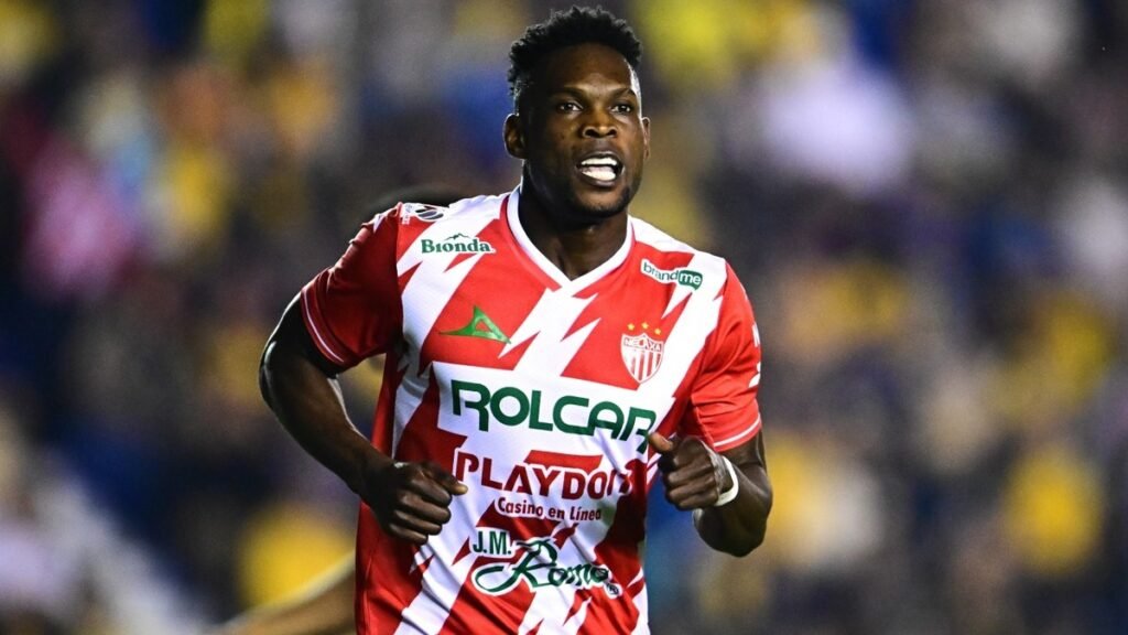 Diber Cambindo era peleado por varios equipos y León, fue quien dio el primer zarpazo en el orneo