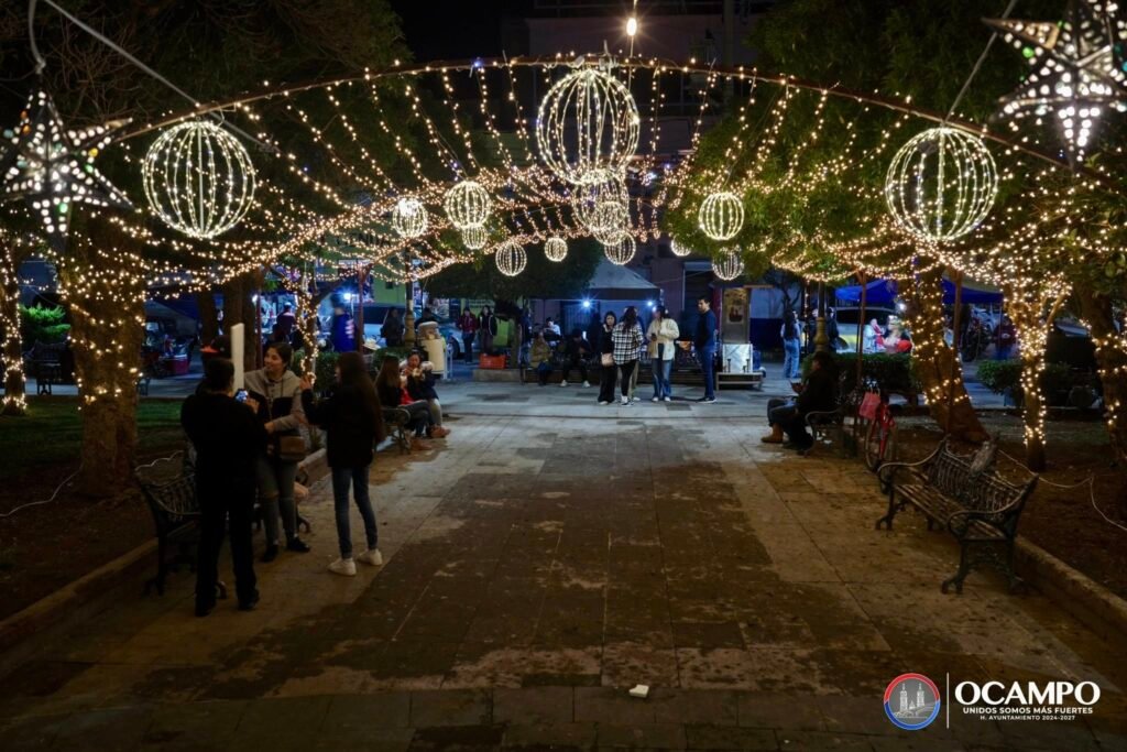 En este desfile también participarán instituciones y personajes navideños que harán de este recorrido un especial momento para chicos y grandes.