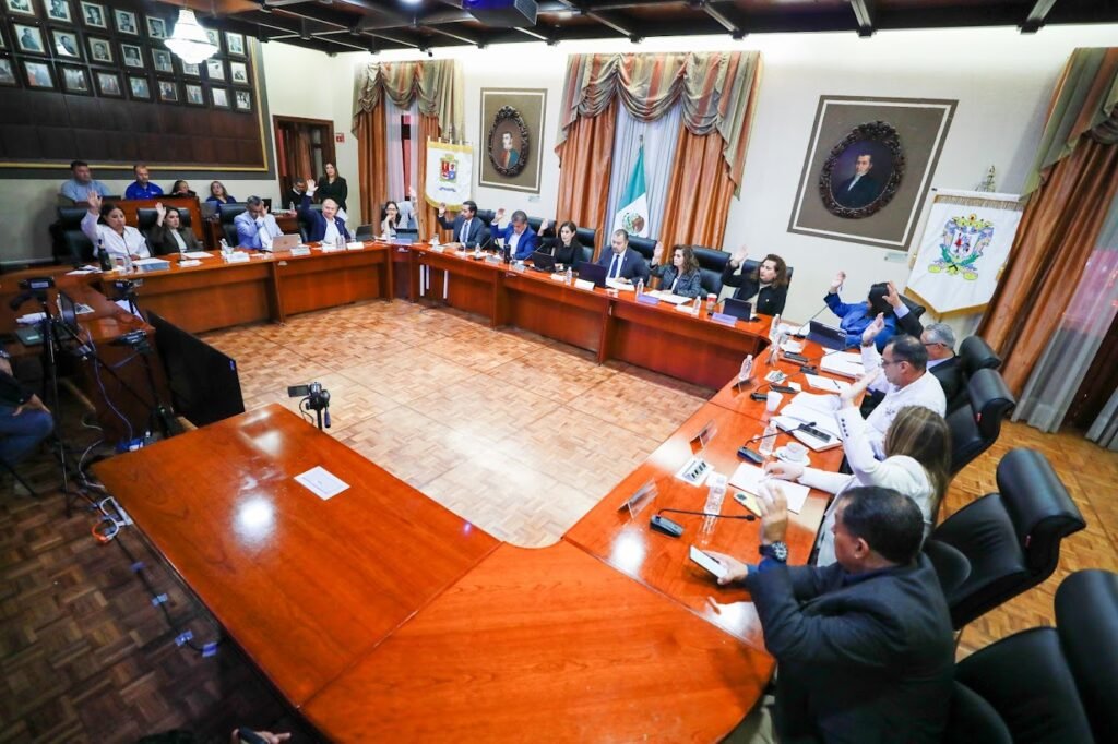 Ayuntamiento de León aprueba el Presupuesto de Egresos para el ejercicio fiscal 2026 Autoridades de León dieron luz verde a un presupuesto de 9 mil 292 millones de pesos, orientado a mejorar la calidad de vida de las familias.