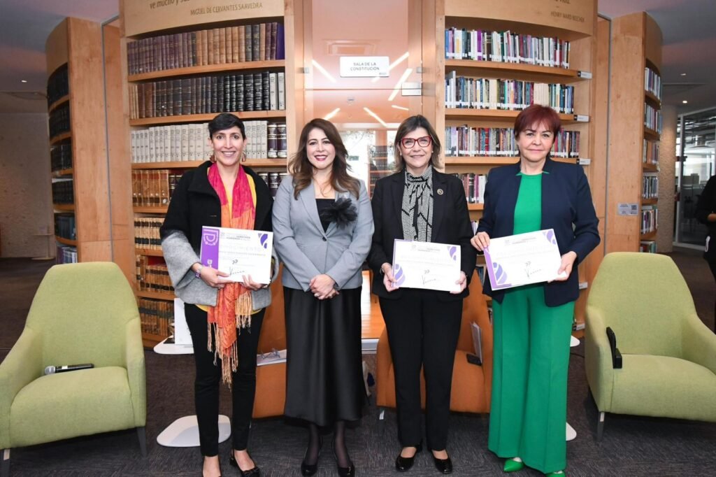 PRODHEG presenta libro sobre ‘Transformaciones y desafíos de los derechos humanos a 77 años’ Karla Gabriela Alcaraz Olvera resaltó la importancia de conocer el pasado, presente y futuro de los derechos humanos.