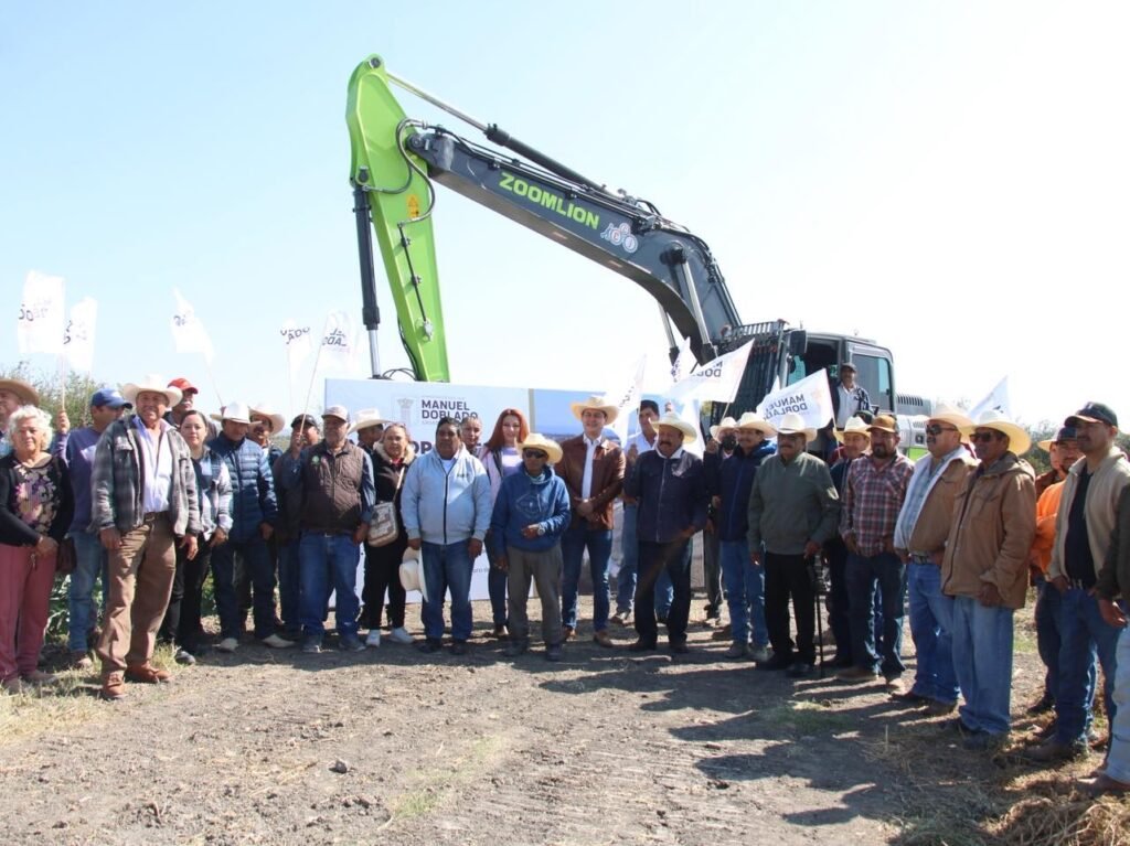Adolfo Alfaro, presidente municipal de Manuel Doblado abanderó esta segunda etapa en el tramo Ejido El Charcón – Ejido Adjuntas.