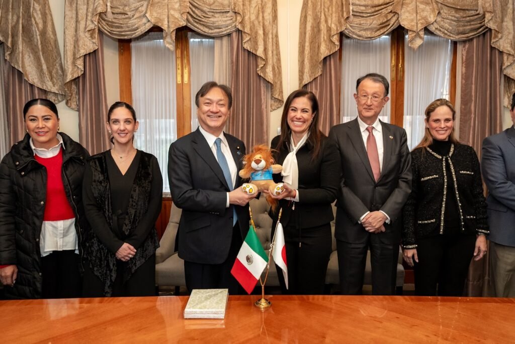 Ale Gutiérrez sostuvo una reunión con el Ministro de Estado de Asuntos Exteriores, Horii Iwao para fortalecer las relaciones bilaterales.