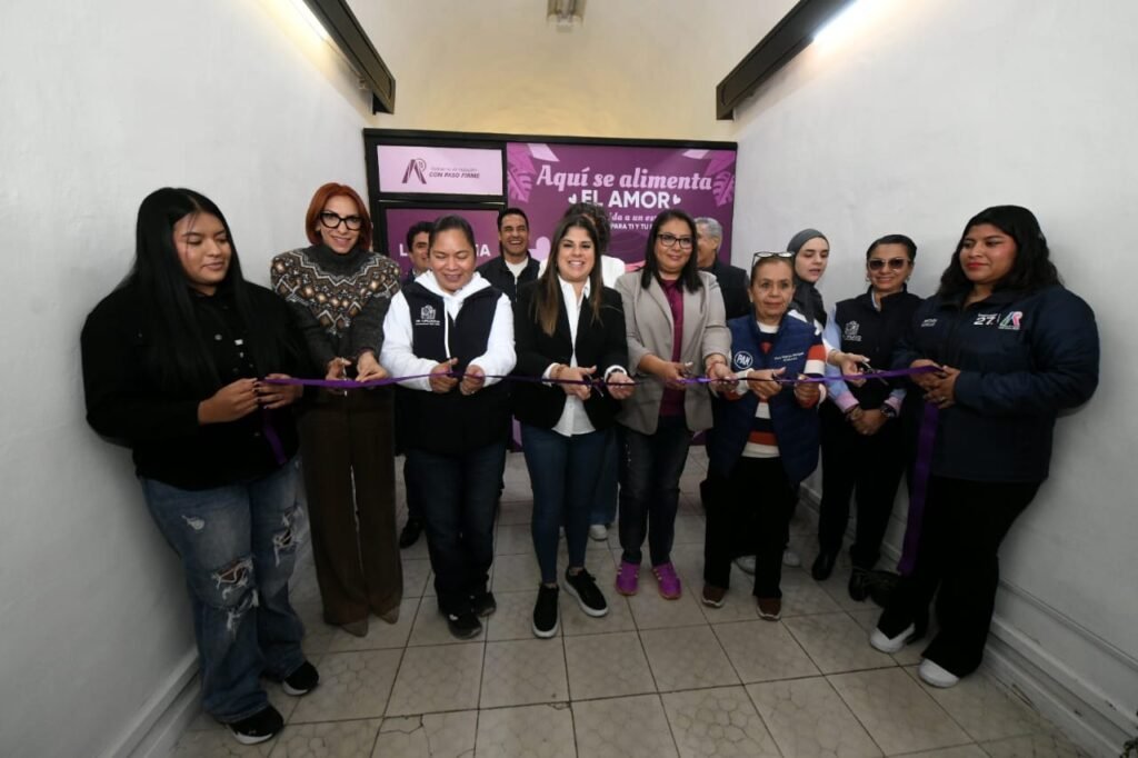 Integrantes del Ayuntamiento de Irapuato habilitaron una sala de lactancia en la Presidencia Municipal.