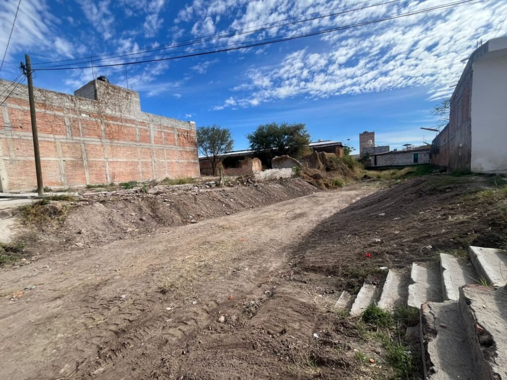 Supervisan en Manuel Doblado los trabajos de limpieza del Macroproyecto Hidrológico MD.