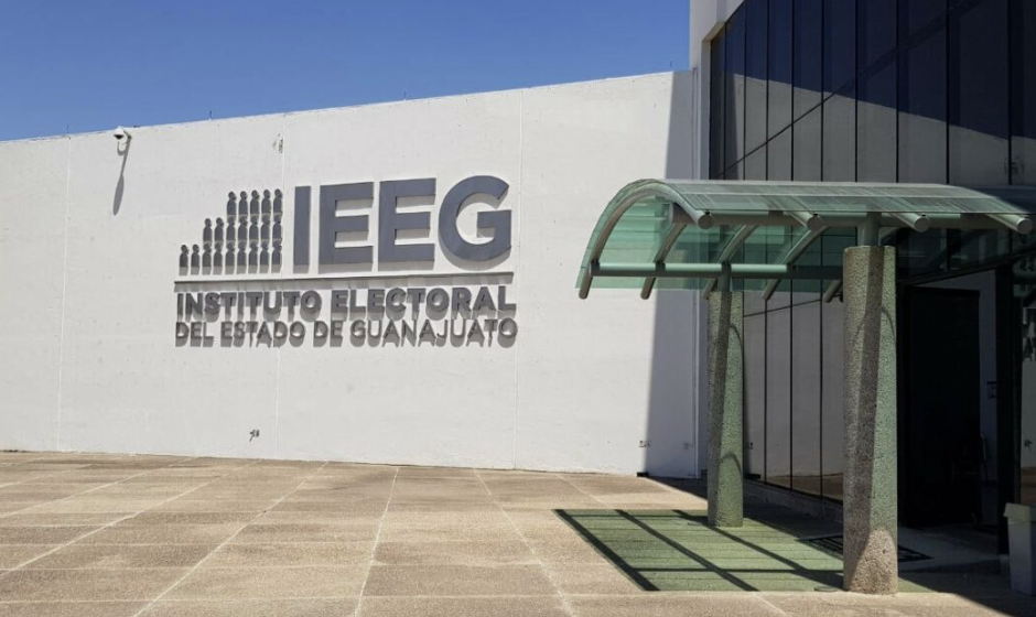 IEEG desecha denuncia presentada por el regidor suplente Gabriel Mata González El Instituto Electoral del Estado de Guanajuato (IEEG) resolvió a favor de los funcionarios municipales de Dolores Hidalgo.