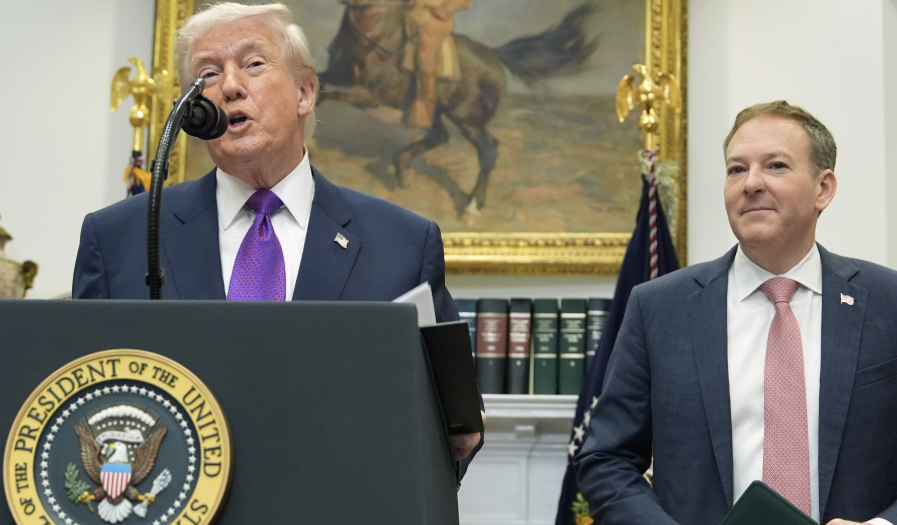 Trump insiste en ataques terrestres a cárteles en México, Colombia y Venezuela Aunque le resto importancia, Donald Trump, no quita el dedo del renglón de invadir y atacar territorio mexicano.