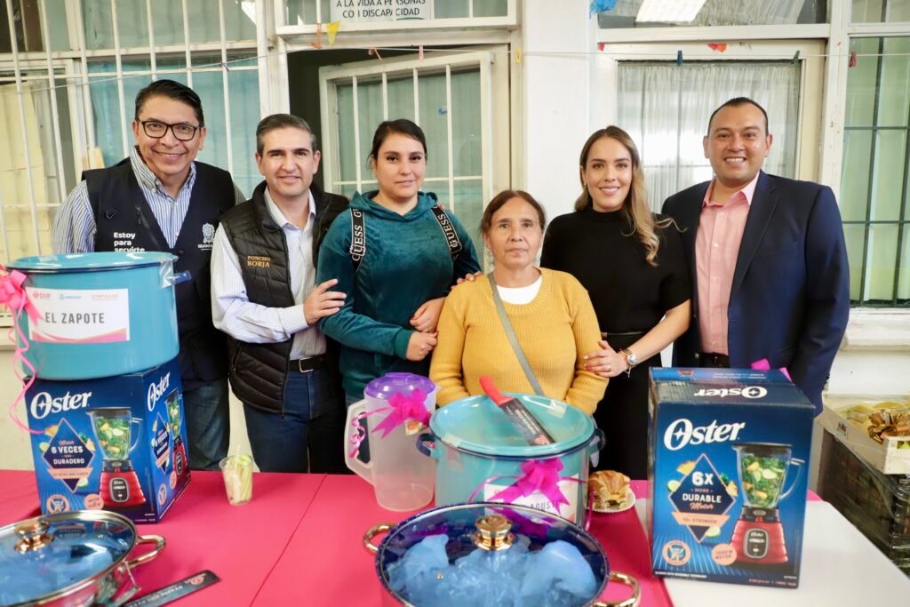 DIF Estatal trabaja por la nutrición infantil en Guanajuato En gira por Cortazar, José Alfonso Borja Pimentel entregó proyecto de inversión por 146 mil pesos para 19 comedores comunitarios.