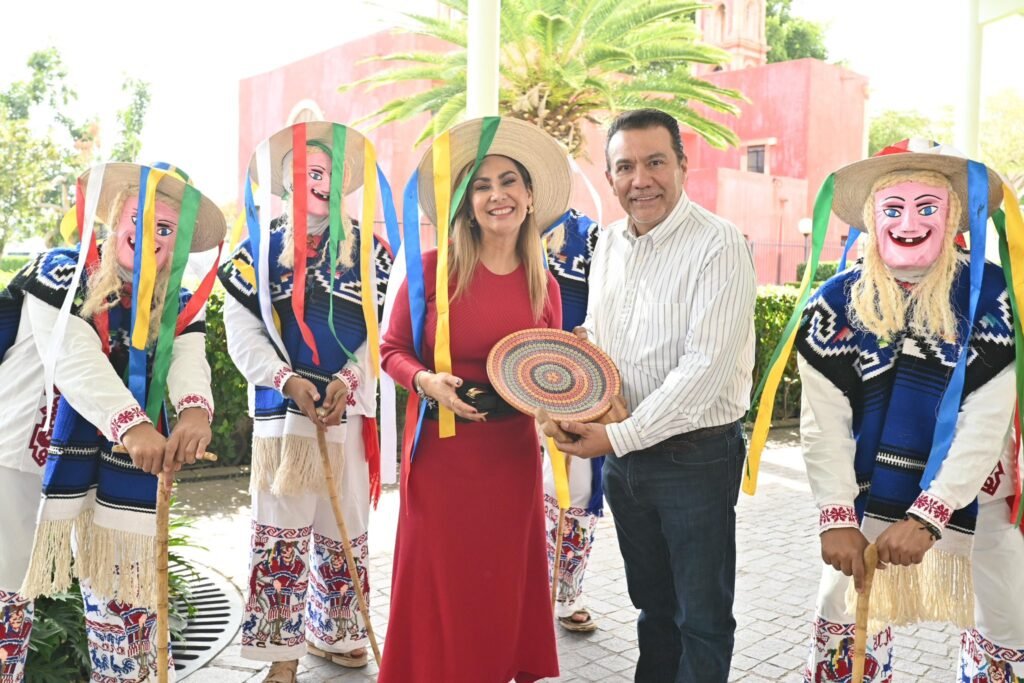 Gobierno de la Gente fortalece el turismo con Michoacán María Guadalupe Robles León, compartió que a nivel país esta acción impulsa el consolidar una gran región turística del centro-occidente.
