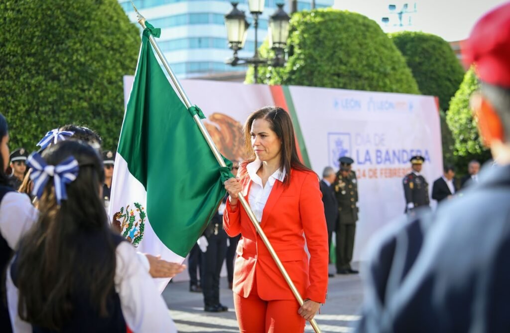 Ale Gutiérrez da a conocer Beca Transporte 2026 en el Día de la Bandera Ale Gutiérrez reconoció la importancia de destacar los valores patrios en esta emotiva fecha.