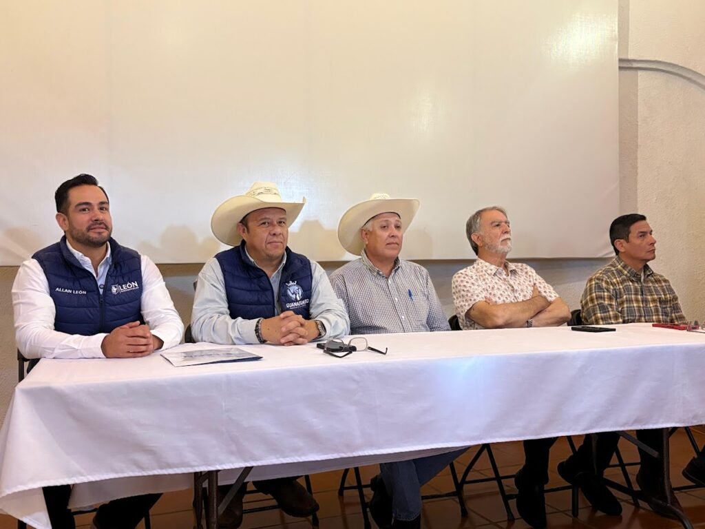 Autoridades de León reiteraron su compromiso de seguir trabajando a favor de la ganadería local.