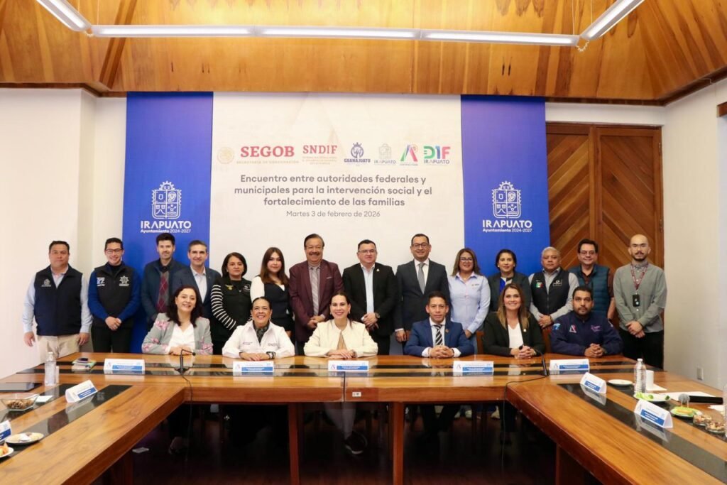 Lorena Alfaro destaca unión, a favor de reconstruir la paz en Irapuato En este encuentro, Lorena Alfaro reiteró su compromiso por trabajar a favor de la seguridad de Irapuato.