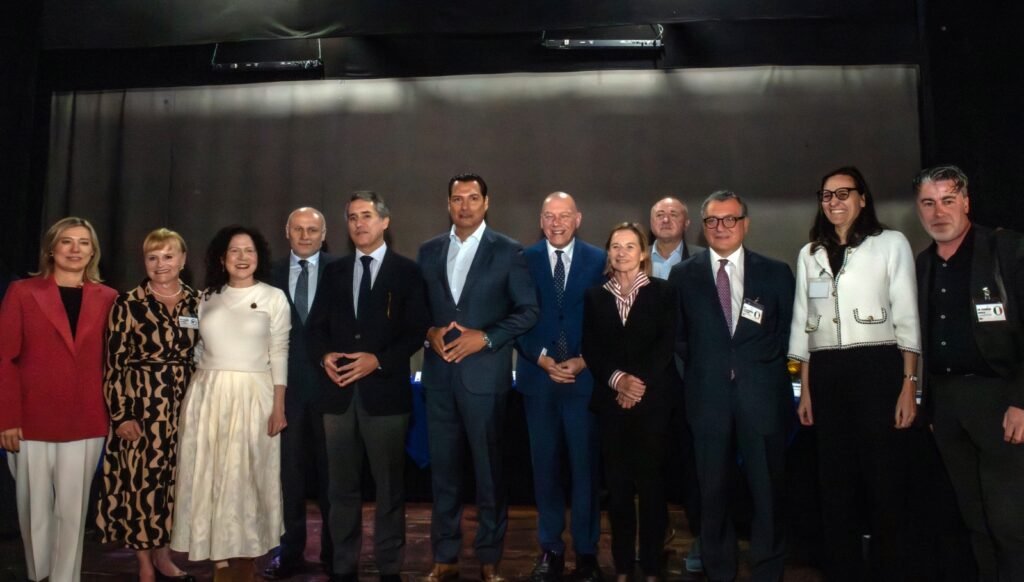 Mauricio Trejo fue anfitrión en San Miguel de allende, de los embajadores de la Unión Europea.