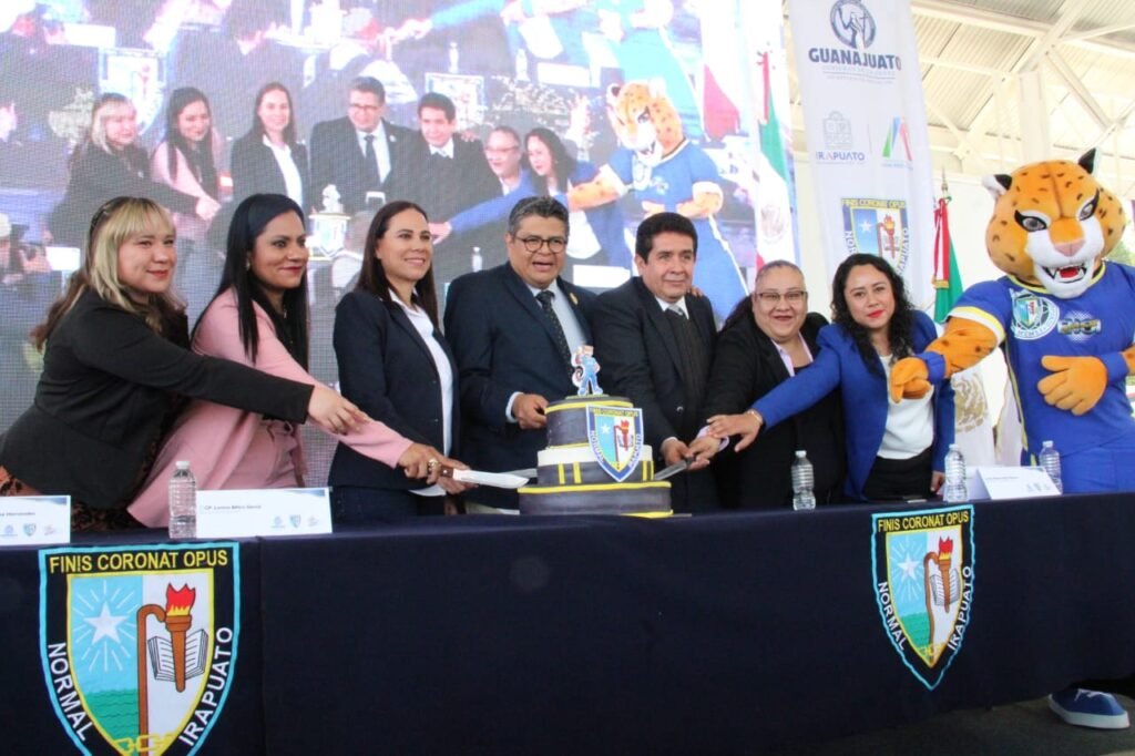 Lorena Alfaro destaca avances en la educación a favor de Irapuato Lorena Alfaro reiteró su compromiso con la educación en Irapuato y el seguir impulsando a los jóvenes.