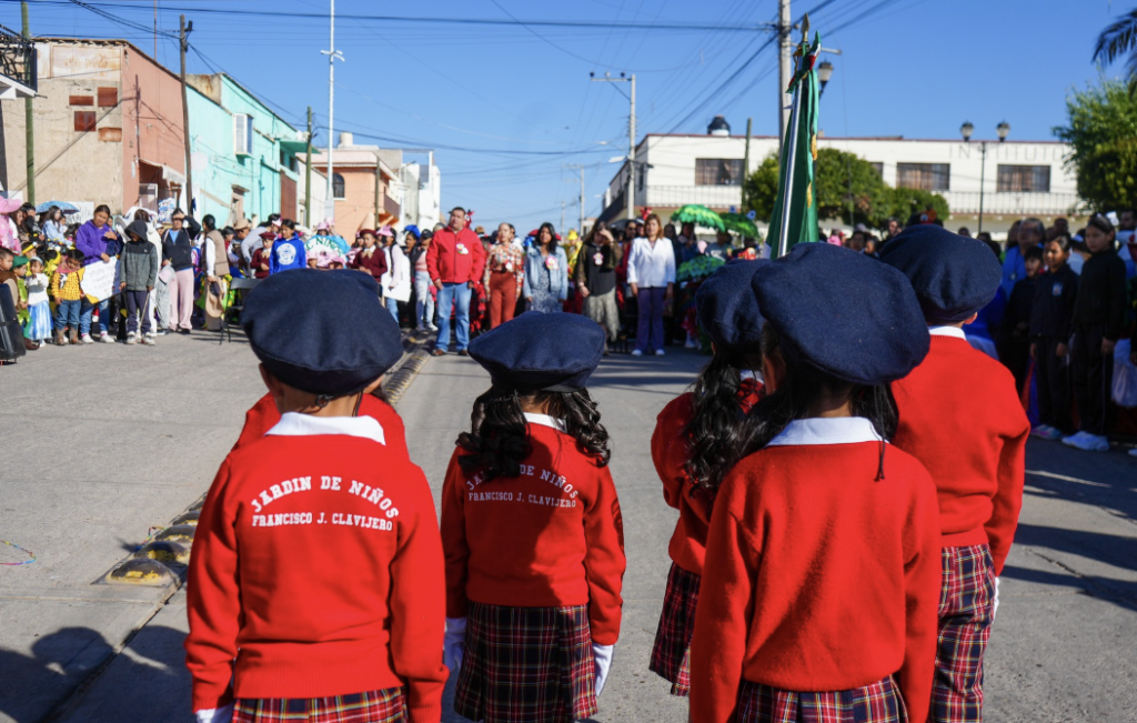 Celebran con un emotivo desfile en Ocampo, el Día de la Primavera, donde cientos de pequeñines participaron.