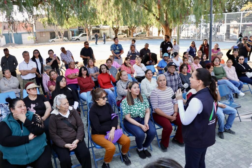 Lorena Alfaro aseguró que su gobierno continuará siendo cercano y de proximidad, recorriendo las colonias de Irapuato.