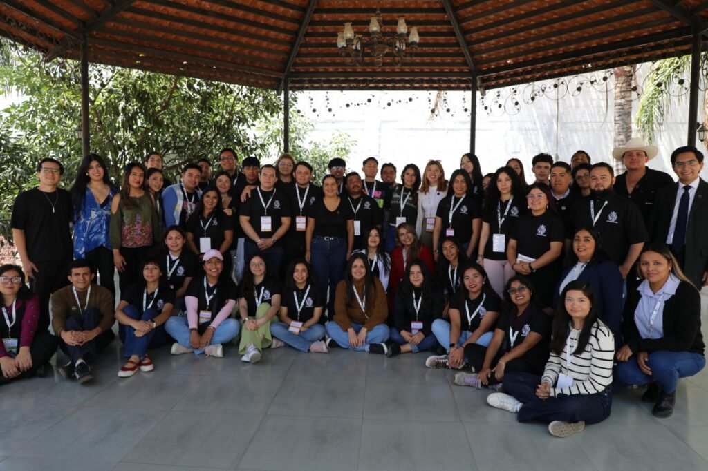 Regina Trujillo, titular del Instituto, encabezó este evento con la participación de jóvenes de diferentes partes del estado.