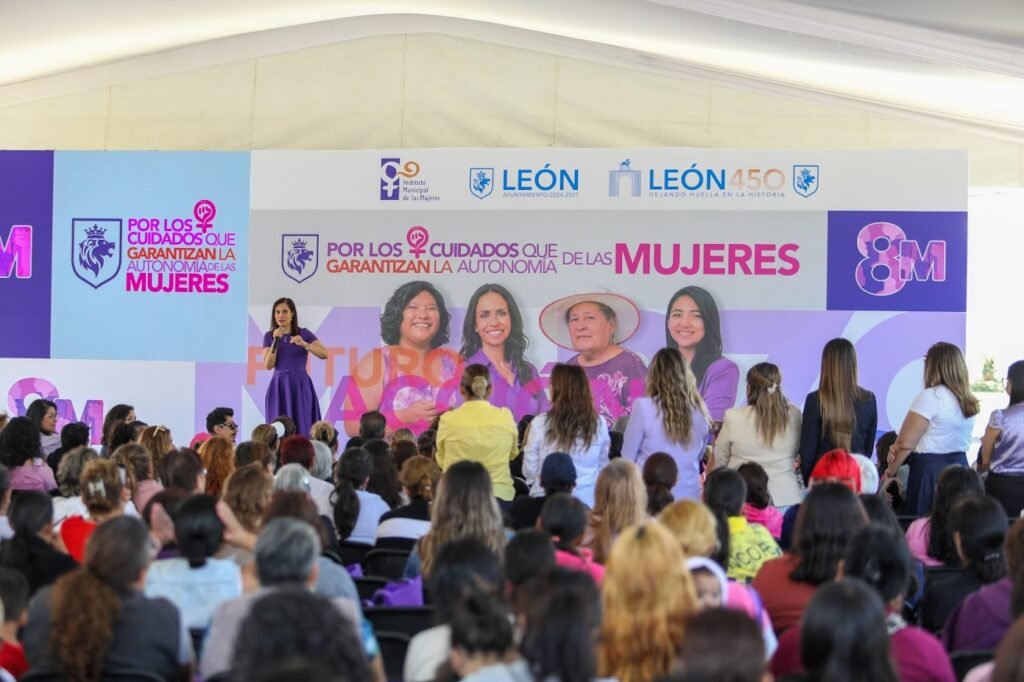 Ale Gutiérrez señaló que el municipio respeta, valora y va de la mano con las mujeres para que salgan adelante.