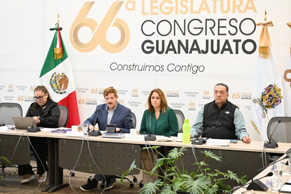 Las diputadas y diputados del PAN y PRD reiteraron su compromiso de seguir impulsando reformas que fortalezcan la protección de las víctimas.