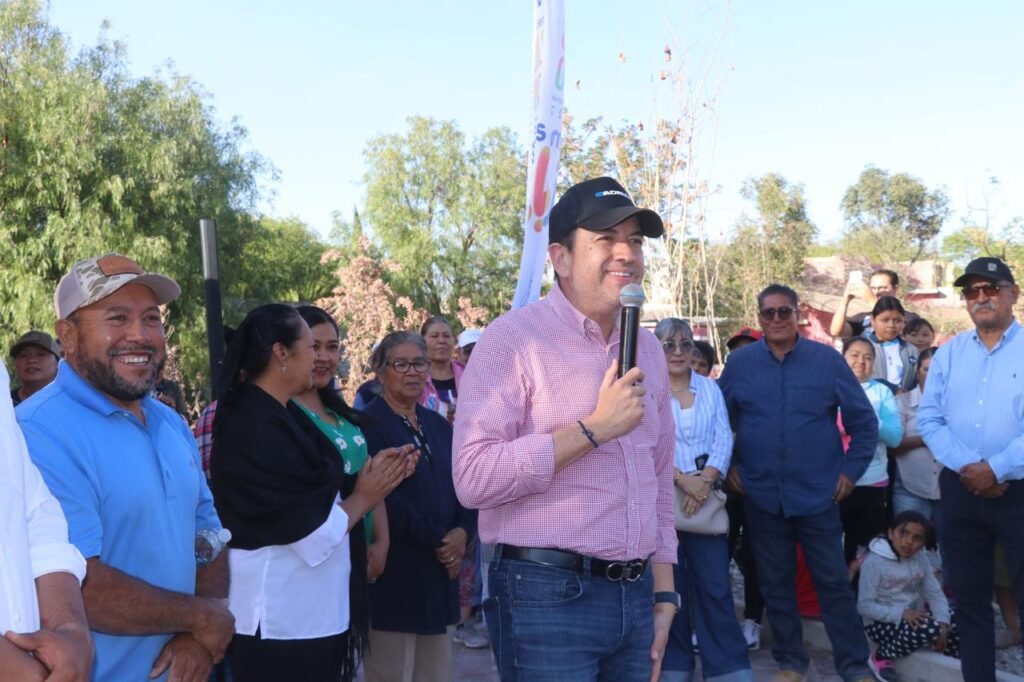 ¡A paso firme! Adrián Hernández Alejandri es de los mejores alcaldes de Guanajuato Adrián Hernández Alejandri ocupa el segundo lugar estatal como de los alcaldes mejor calificados en Guanajuato.