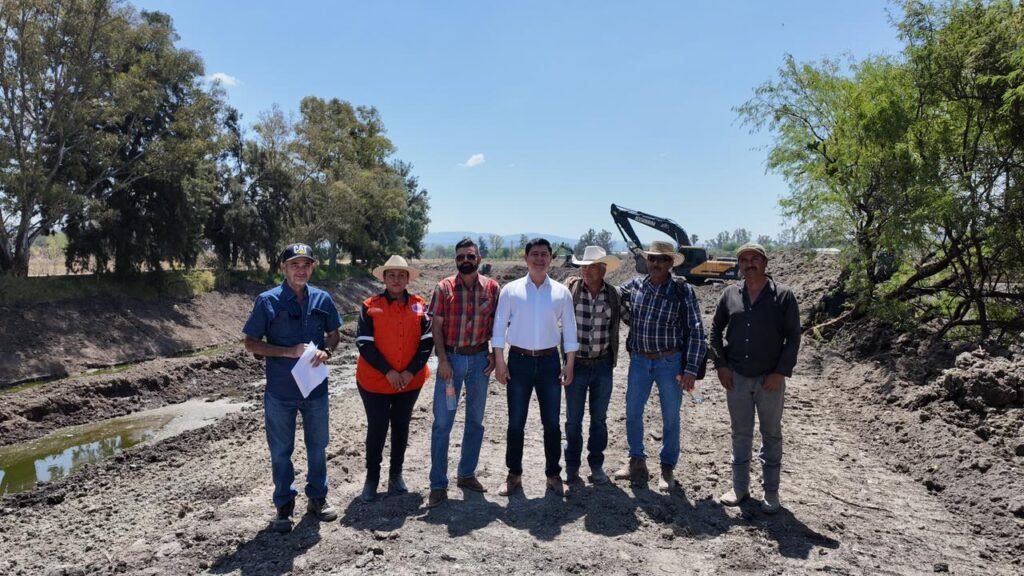 Adolfo Alfaro destaca los trabajos en el Macroproyecto Hidrológico Adolfo Alfaro realizó una visita para conocer como va la obra del Macroproyecto Hidrológico, que busca evitar inundaciones en la zona.