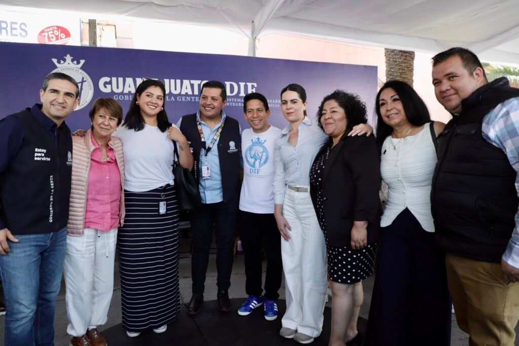 Juan Carlos Montesinos Carranza y José Alfonso Borja Pimentel, visitaron Ocampó, donde acercaron servicios a la ciudadanía.
