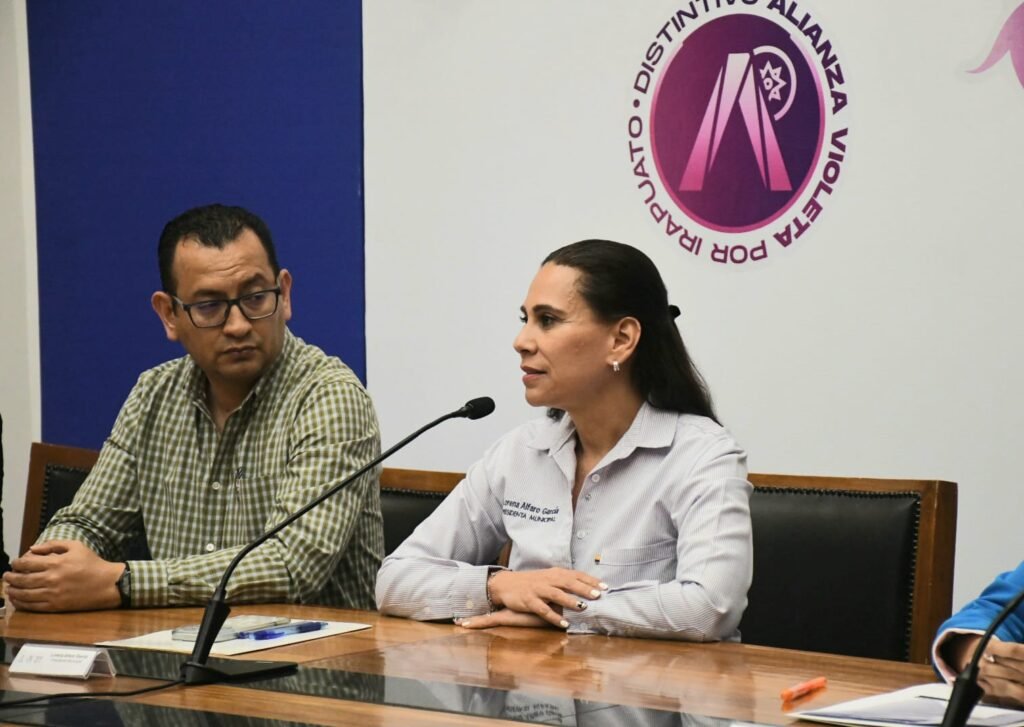 Lorena Alfaro destaca trabajos para erradicar la violencia contra las mujeres en Irapuato Lorena Alfaro reconoce el trabajo de INMIRA en la lucha de la violencia contra las mujeres en Irapuato.