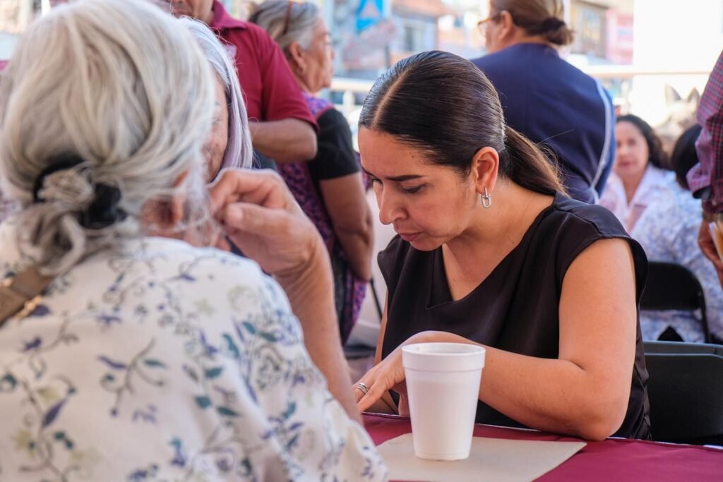 Yozajamby Florencia Molina escuchó de cerca a la ciudadanía en la delegación de Santa Ana Pacueco.