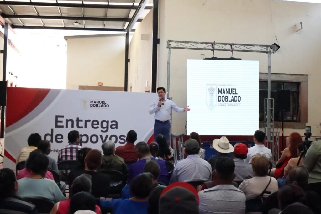 En el evento, Adolfo Alfaro destacó que se incrementó el monto de apoyo y la cantidad de beneficiarios para este 2026.