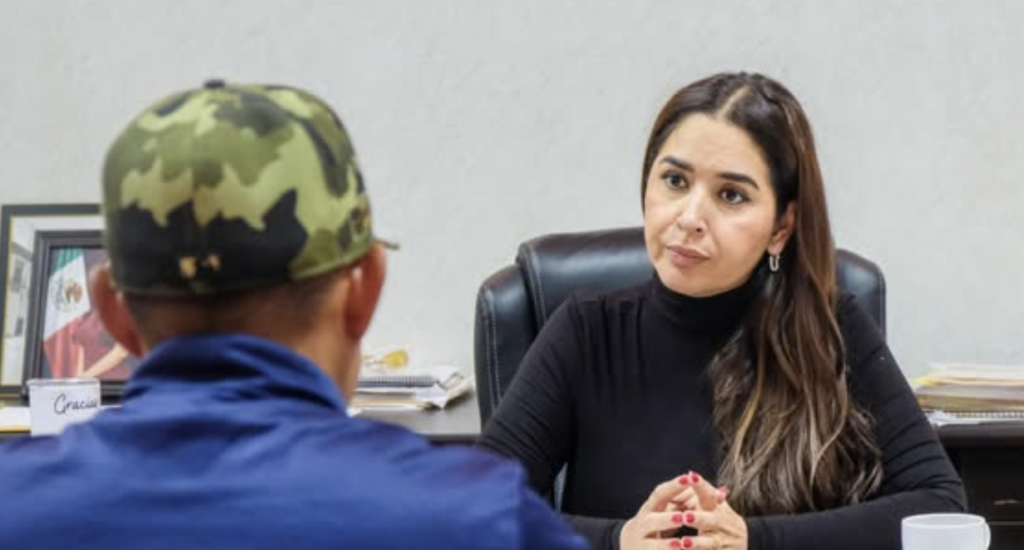 Yozajamby Molina escuchó y atendió a la ciudadanía que se dio cita en presidencia municipal de Pénjamo.