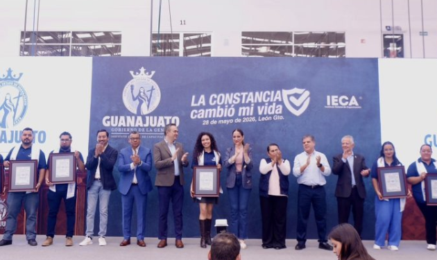 Libia Dennise reitera su compromiso con la Educación Libia Dennise destacó que el IECA es un ejemplo nacional por su modelo flexible, práctico y cercano, que permite llevar capacitación a cada rincón del estado