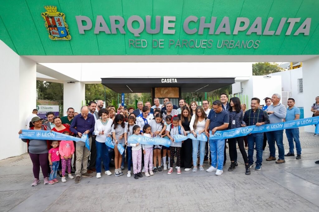 Ale Gutiérrez invita a disfrutar del Parque Chapalita, más fuerte y vivo que nunca Ale Gutiérrez se reunió con vecinos de Chapalita en el Parque, donde invita a disfrutar de las modernas instalaciones.