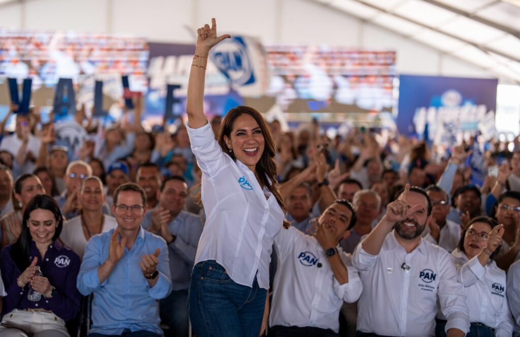 Libia Dennise y varios panistas se dieron cita en este evento para mostrar su 'fuerza en Guanajuato'.