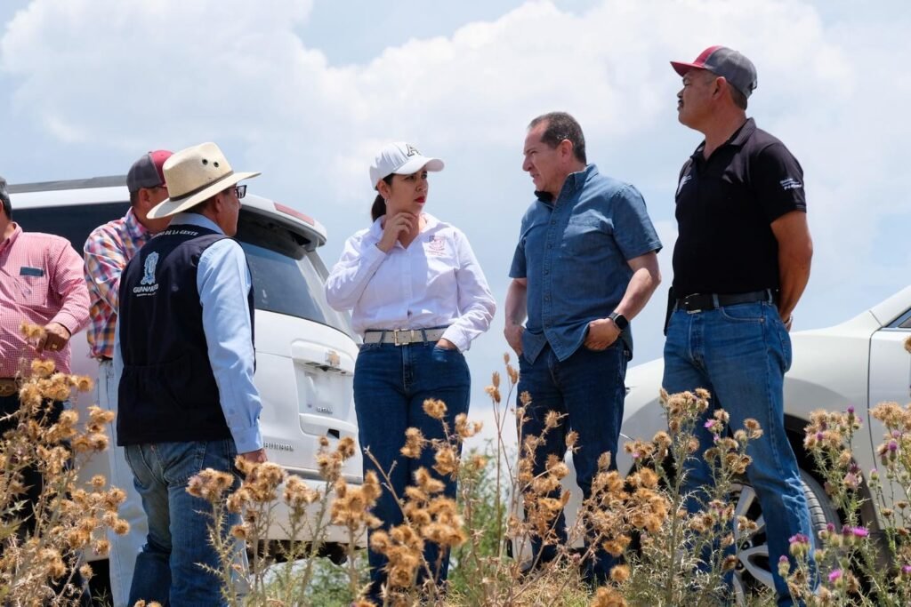 Yozajamby Molina recorrió varias zonas en compañía de funcionarios y ciudadanos, con la finalidad de ver los riesgos y prevenir inundaciones.