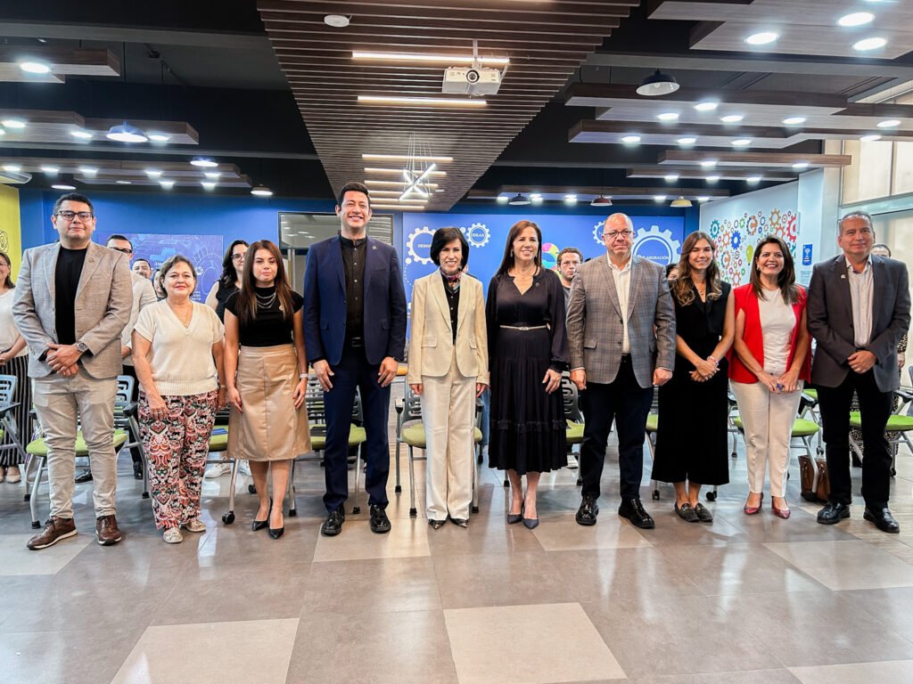 Suman esfuerzos a favor del programa Tocando Corazones Rosario Corona Amador resaltó que este convenio viene a fortalecer a las organizaciones de la sociedad civil y generar mayores oportunidades para quienes más lo necesitan.