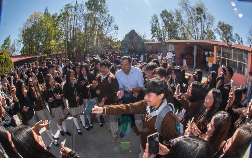 Mauricio Trejo reconoce la importancia de trabajar por la niñez de San Miguel de Allende con programas que ayudan a su desarrollo.