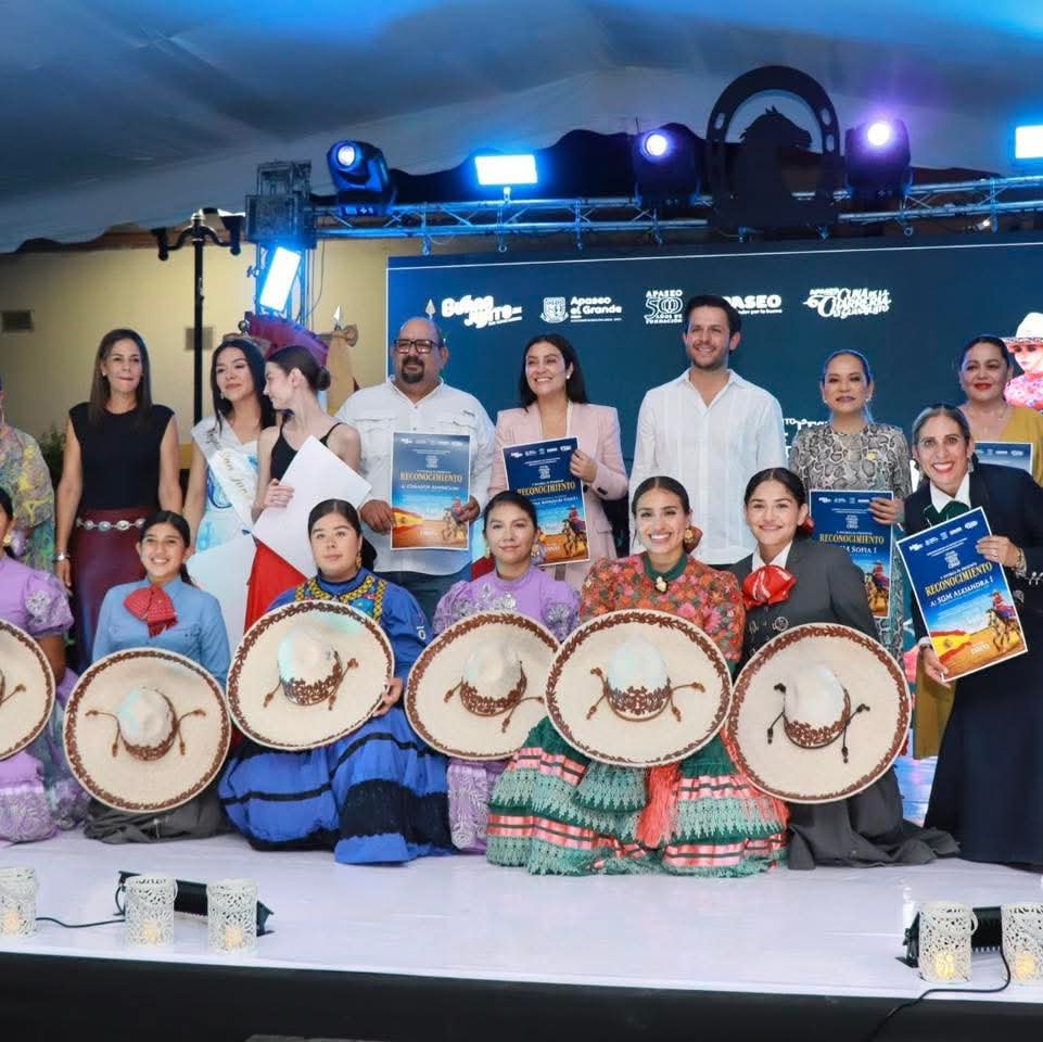 Apaseo el Grande realizan con éxito Festival Internacional de la Mujer a Caballo 2026 José Luis Oliveros Usabiaga estuvo acompañado por representantes del mundo ecuestre y la charrería en este Festival Internacional de la Mujer a Caballo 2026.