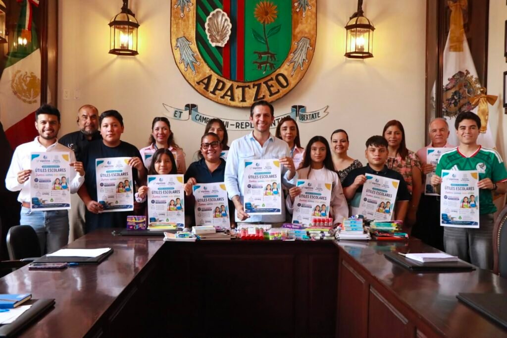 Apaseo el Grande arranca colecta escolar para apoyar a las y los alumnos 'Chelis' Oliveros destacó la labor que se hace en Apaseo el Grande a favor de la educación.