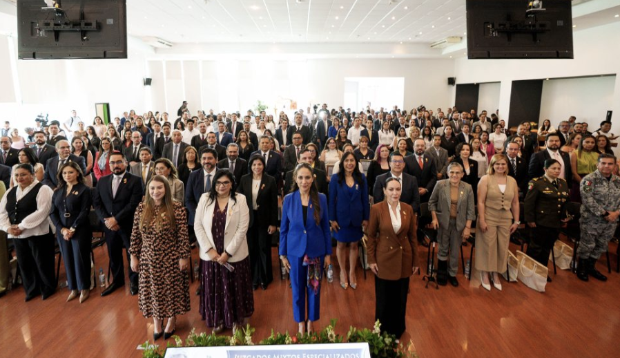 Libia Dennise inaugura Juzgados Mixtos Especializados en Violencia contra las Mujeres Libia Dennise destacó su labor por avanzar hacia una justicia más cercana, y más comprometida con las mujeres.