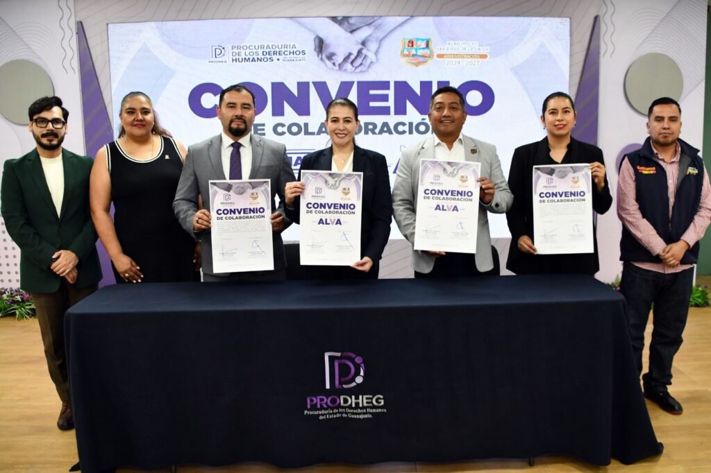 Karla Gabriela Alcaraz Olvera, titular de la PRODHEG y Juan Carlos Castillo Cantero, alcalde de San Diego de la Unión suman esfuerzos.