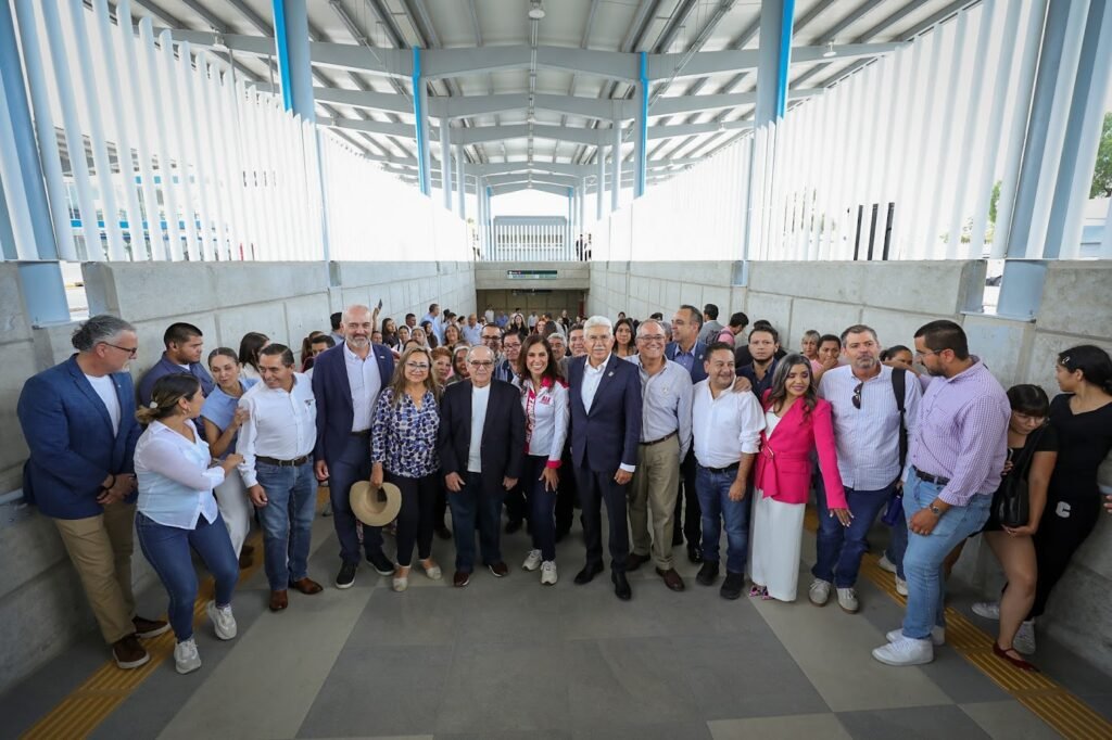 Ale Gutiérrez inaugura la nueva Estación de Transferencia Santa Rita León 450 Ale Gutiérrez, en compañía de la ciudadanía, arrancó con el servicio de la nueva Estación de Transferencia Santa Rita León 450.