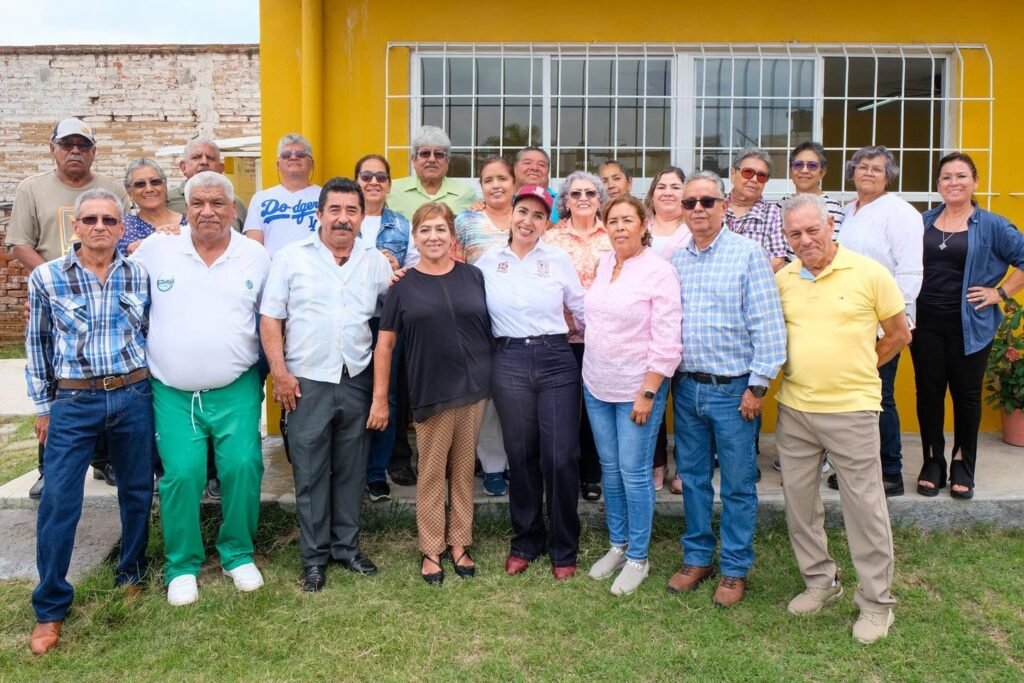Yozajamby Molina da el banderazo para construir barda perimetral en Pénjamo Yozajamby Molina escuchó las inquietudes de la ciudadanía en este arranque de obras en Santa Ana Pacueco, en Pénjamo.