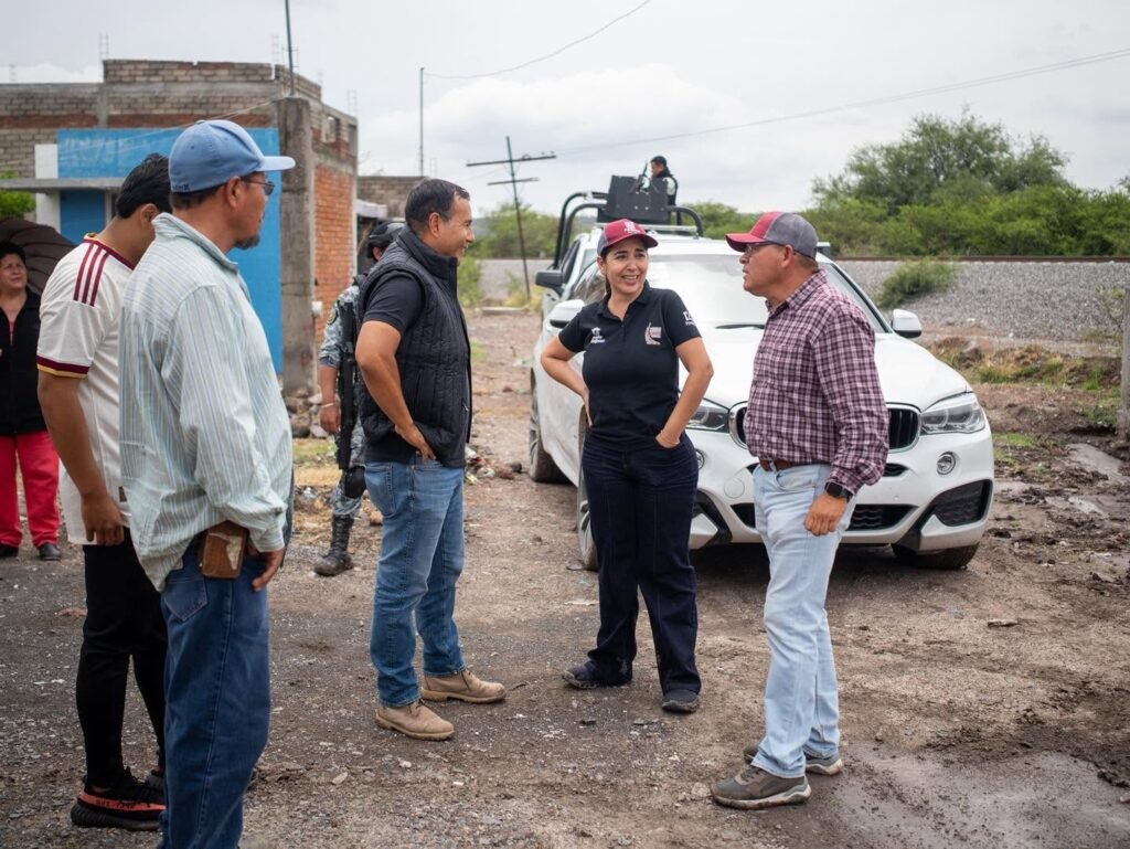 Yozajamby Molina recorre zonas afectadas por las lluvias en Pénjamo Yozajamby Molina platicó de cerca con habitantes de las zonas de Pénjamo y escuchó sus inquietudes.