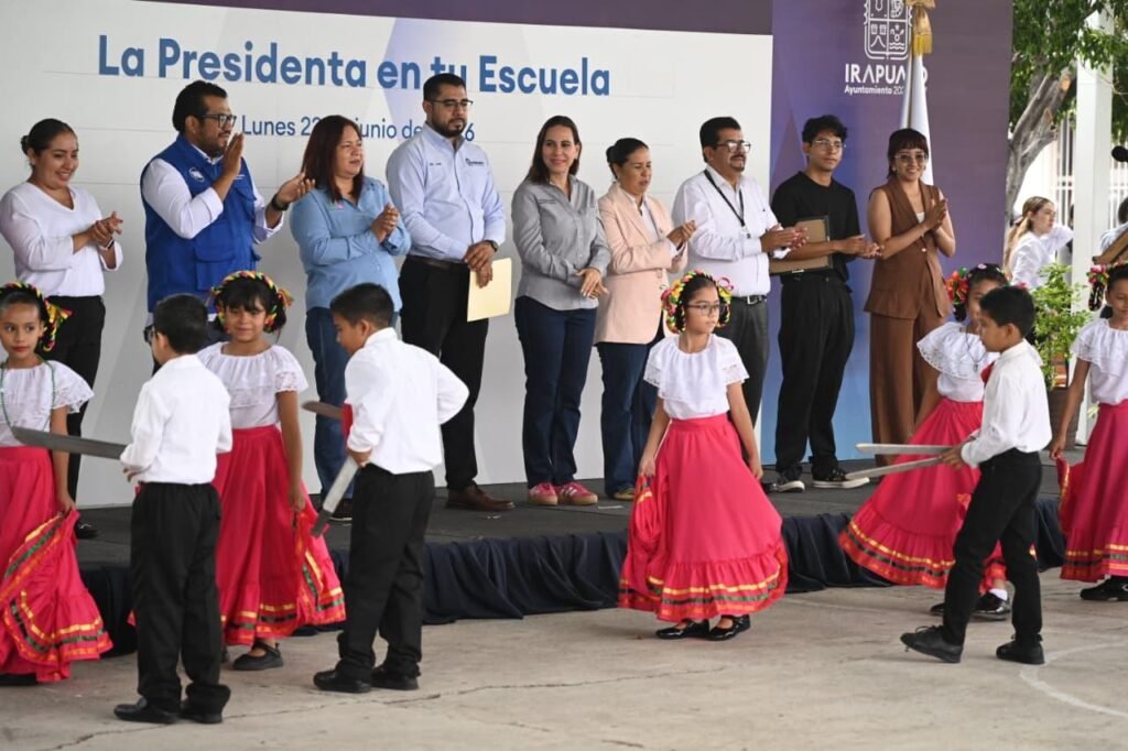A través de “Presidenta en tu Escuela”, Lorena Alfaro e integrantes de su Ayuntamiento escuchan de manera directa a la comunidad educativa.