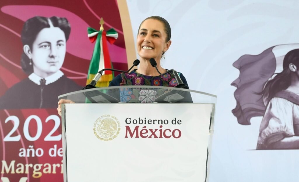 ‘Educación Pública supera a la privada’, afirma Sheinbaum en su visita a Veracruz Claudia Sheinbaum hizo entrega en Veracruz de la beca Rita Cetina para útiles escolares, donde afirmó que la educación pública está por arriba de la privada.
