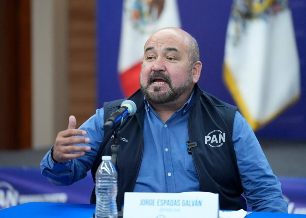 Urge atender crisis de movilidad en León: Jorge Espadas Jorge Espadas, diputado del PAN, reconoció que se debe atender el problema de movilidad y tráfico que se vive en el día a día en León.