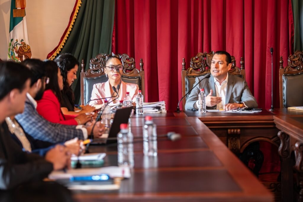 Mauricio Trejo trabaja a favor del desarrollo de San Miguel de Allende En sesión de Ayuntamiento, Mauricio Trejo afirmó que no permitirá desarrollos que rompan el equilibrio de San Miguel de Allende